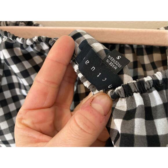 Sanctuary Off Shoulder MinimalistGingham Checkered Blouse - Picture 3 of 4